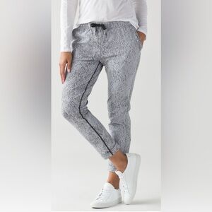 Lululemon Jet Pant Power‎ Luxtreme Spray Jacquard White Black sz4